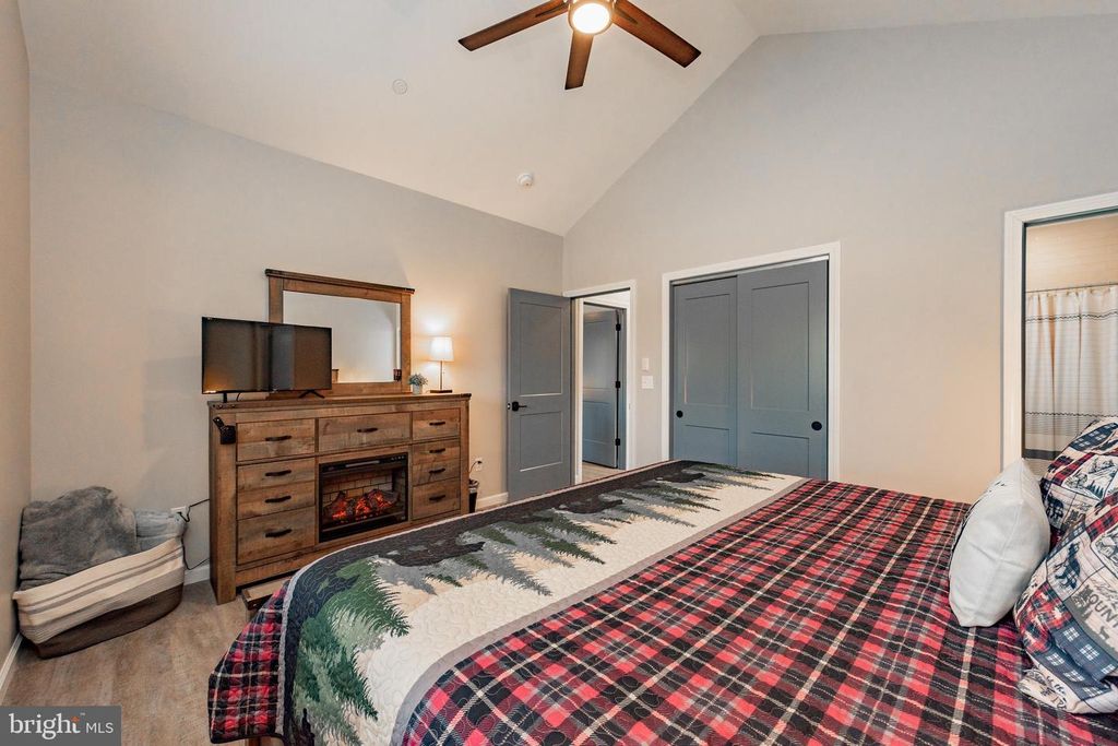 Image 48 of property listing at 220 BILTMORE VW, Mc Henry, MD 21541