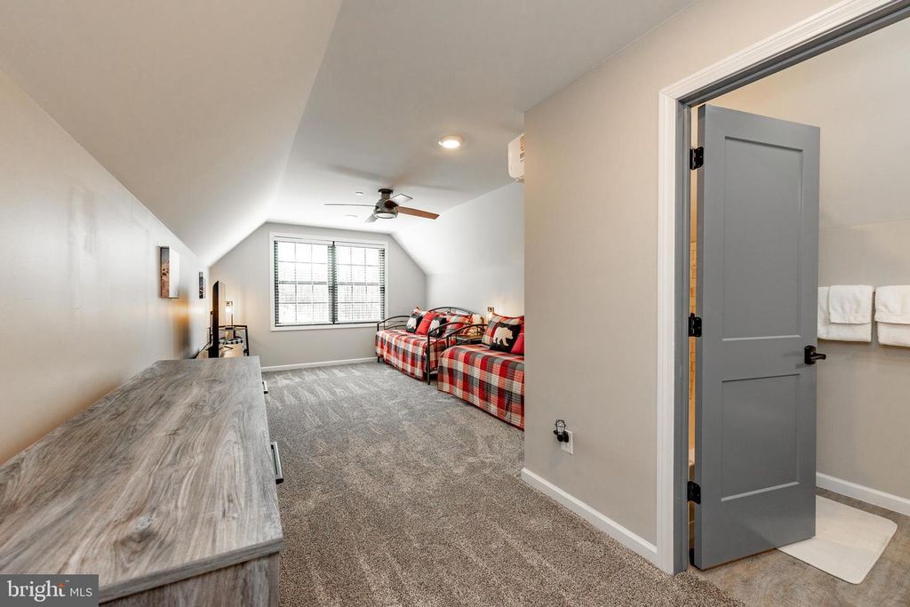 Image 49 of property listing at 220 BILTMORE VW, Mc Henry, MD 21541