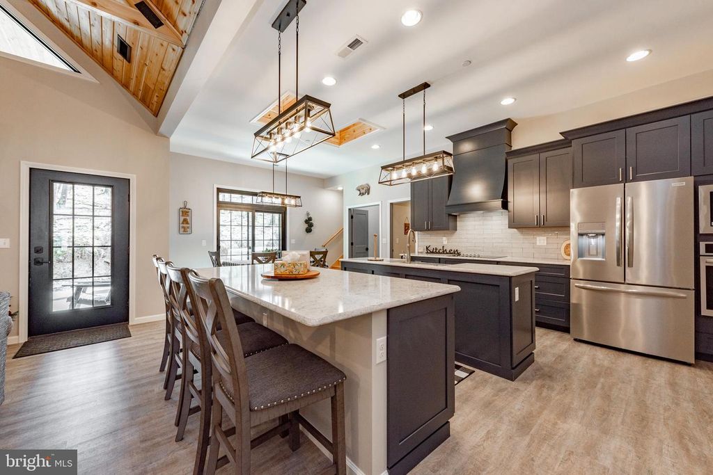 Image 6 of property listing at 220 BILTMORE VW, Mc Henry, MD 21541