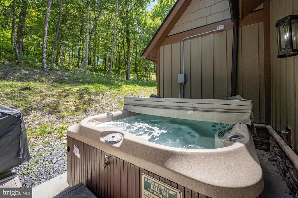 Image 66 of property listing at 220 BILTMORE VW, Mc Henry, MD 21541