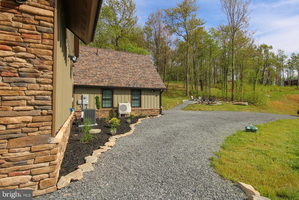 Image 77 of property listing at 220 BILTMORE VW, Mc Henry, MD 21541