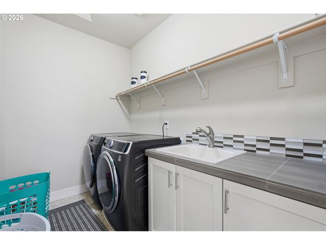 15388 Sw SEINE Dr, Portland, OR 97224