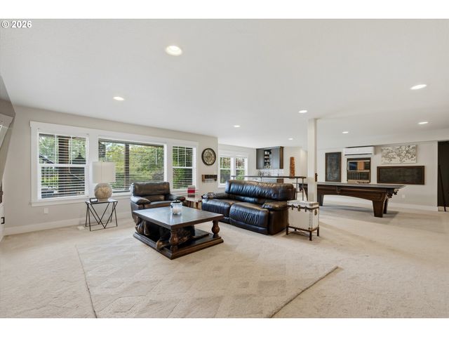 15388 Sw SEINE Dr, Portland, OR 97224