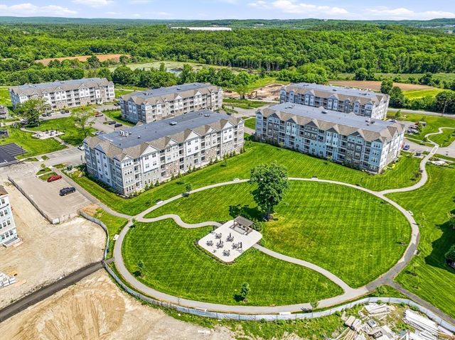 2 Codman Way 2203, Westborough, MA 01581