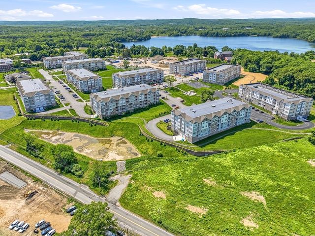 2 Codman Way 2203, Westborough, MA 01581