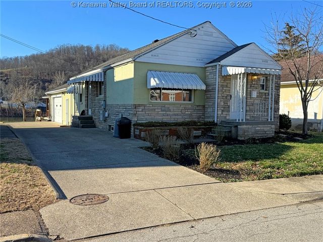 2211 W Virginia Avenue, Dunbar, WV 25064