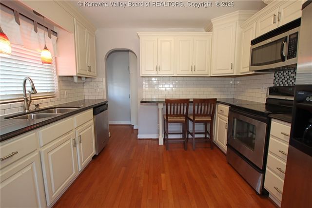 2211 W Virginia Avenue, Dunbar, WV 25064