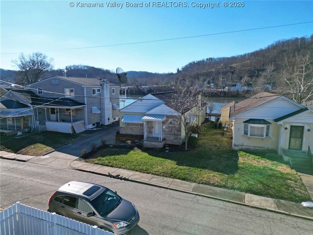 2211 W Virginia Avenue, Dunbar, WV 25064