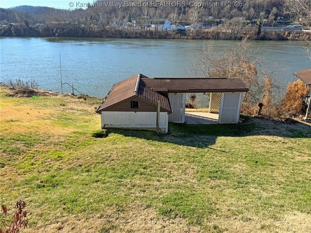 2211 W Virginia Avenue, Dunbar, WV 25064