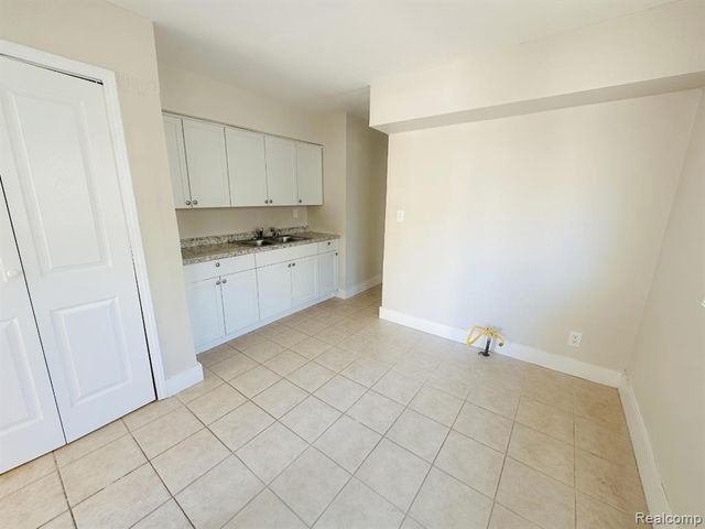18043 Syracuse Street, Detroit, MI 48234