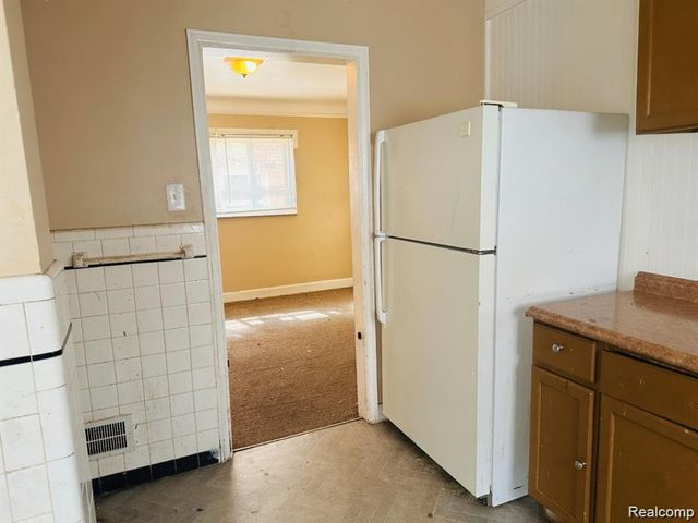 18043 Syracuse Street, Detroit, MI 48234