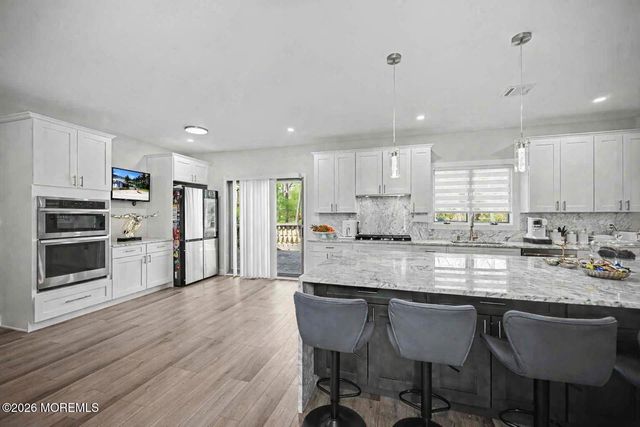 14 Black Walnut Way, Marlboro, NJ 07746