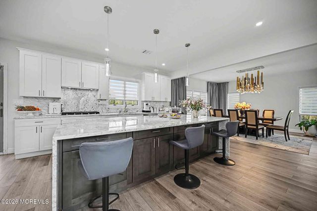 14 Black Walnut Way, Marlboro, NJ 07746