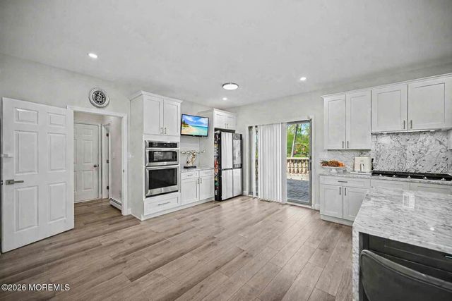 14 Black Walnut Way, Marlboro, NJ 07746