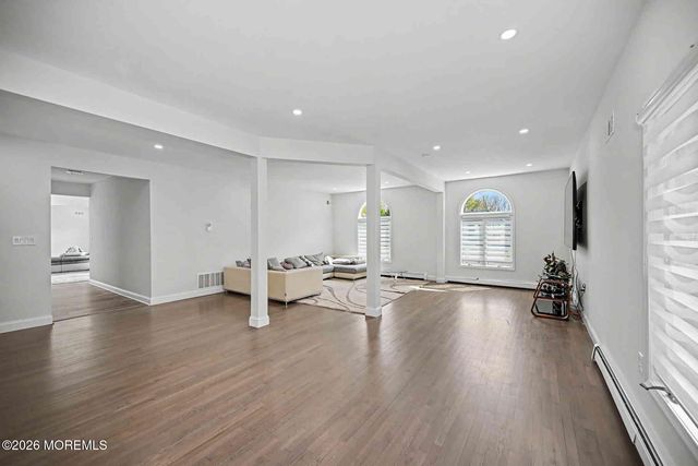 14 Black Walnut Way, Marlboro, NJ 07746
