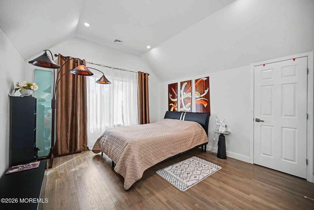 14 Black Walnut Way, Marlboro, NJ 07746