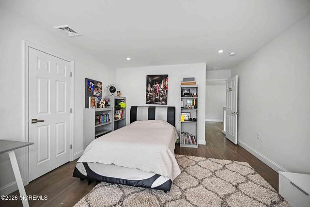 14 Black Walnut Way, Marlboro, NJ 07746