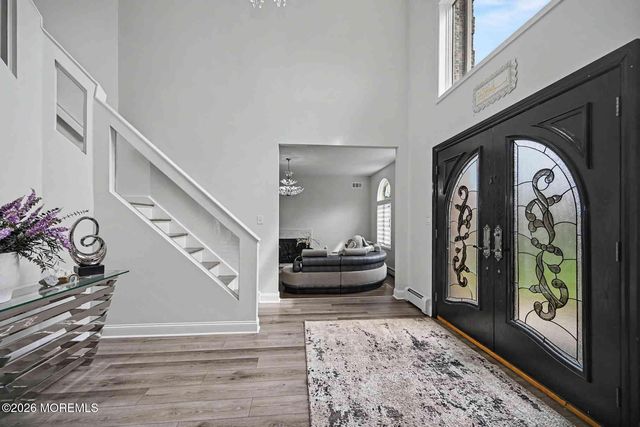 14 Black Walnut Way, Marlboro, NJ 07746