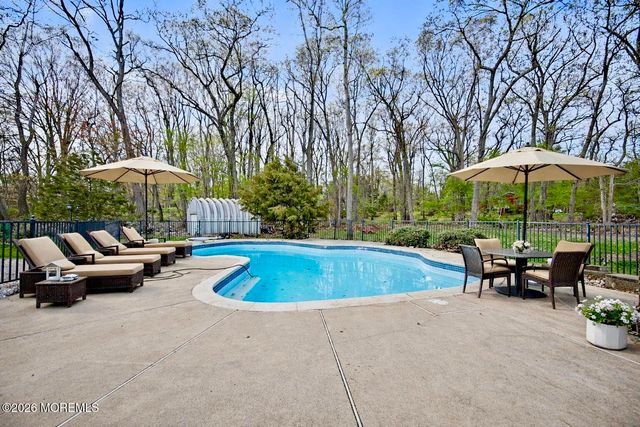 14 Black Walnut Way, Marlboro, NJ 07746
