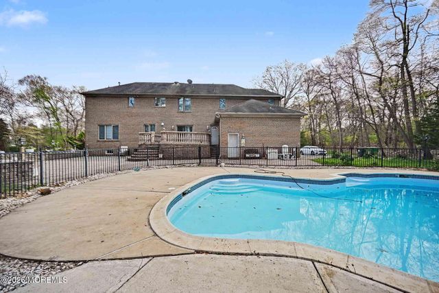 14 Black Walnut Way, Marlboro, NJ 07746