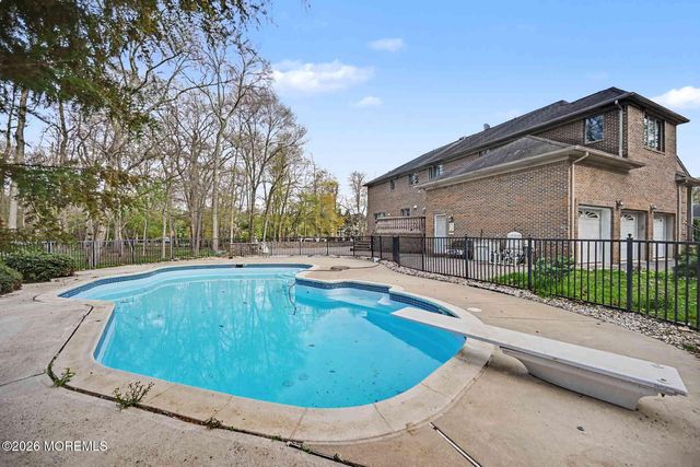 14 Black Walnut Way, Marlboro, NJ 07746