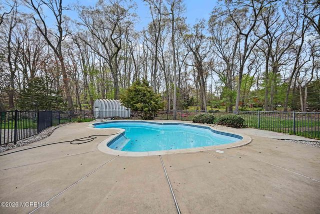 14 Black Walnut Way, Marlboro, NJ 07746