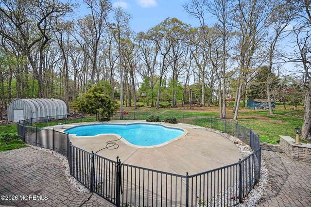 14 Black Walnut Way, Marlboro, NJ 07746