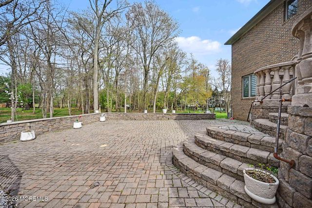 14 Black Walnut Way, Marlboro, NJ 07746
