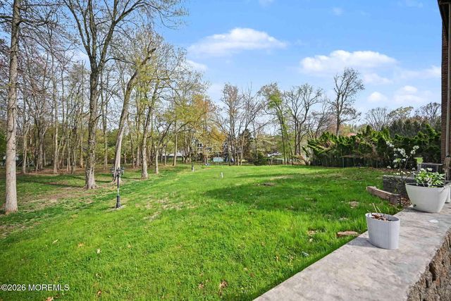 14 Black Walnut Way, Marlboro, NJ 07746