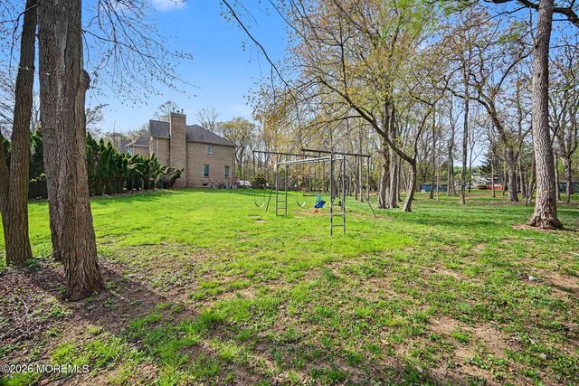 14 Black Walnut Way, Marlboro, NJ 07746