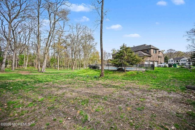 14 Black Walnut Way, Marlboro, NJ 07746