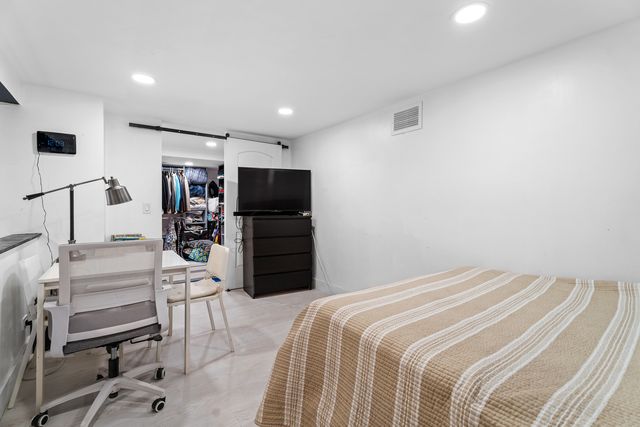40 N TOWER Road 1E, Oak Brook, IL 60523