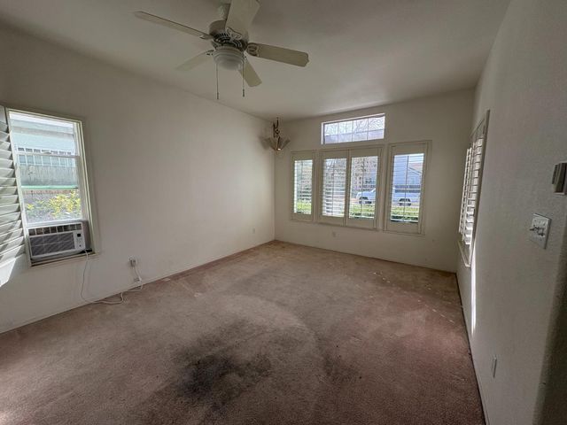 8110 Silverleaf Way, Sacramento, CA 95829