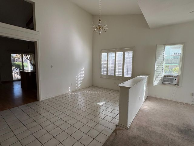 8110 Silverleaf Way, Sacramento, CA 95829