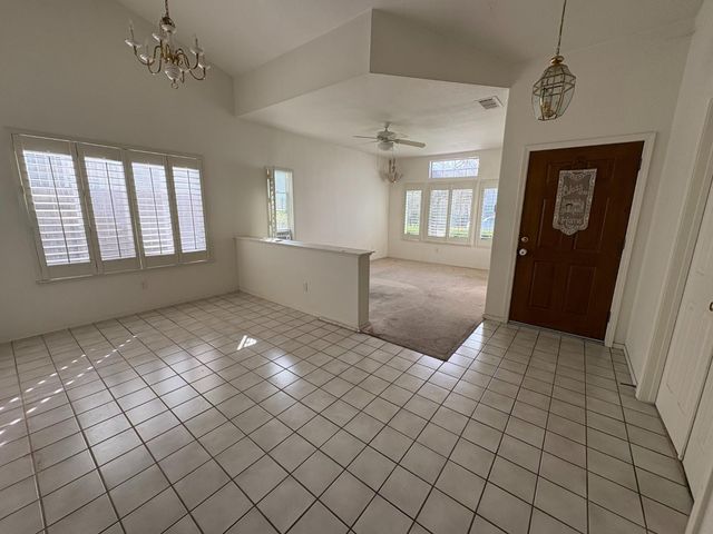 8110 Silverleaf Way, Sacramento, CA 95829