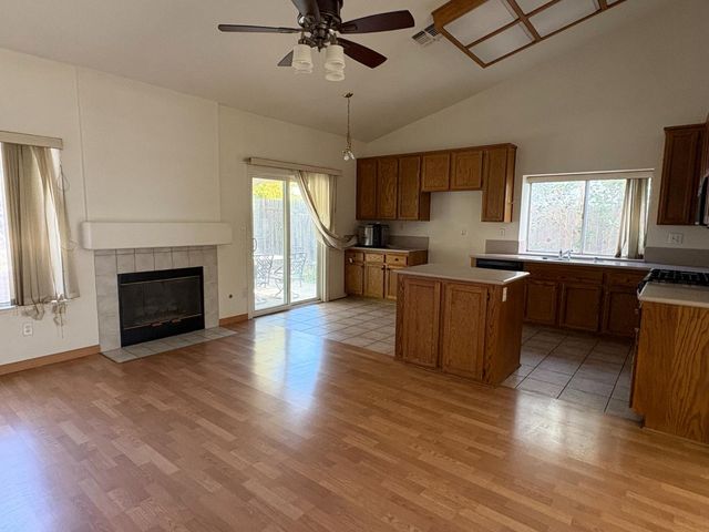 8110 Silverleaf Way, Sacramento, CA 95829
