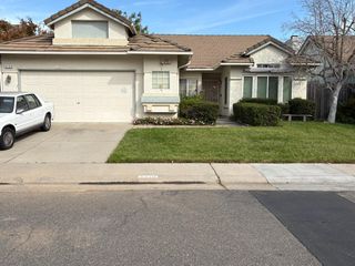8110 Silverleaf Way, Sacramento, CA 95829