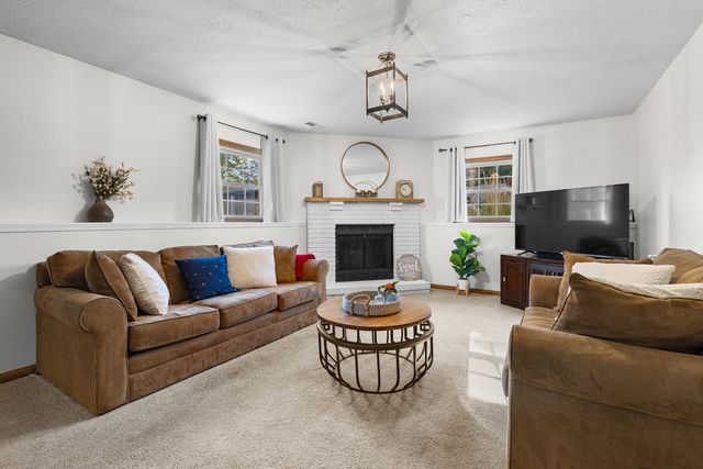 9885 HIGHSTONE Drive, Roscoe, IL 61073