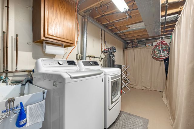 9885 HIGHSTONE Drive, Roscoe, IL 61073