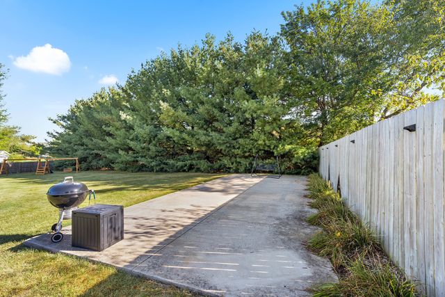 9885 HIGHSTONE Drive, Roscoe, IL 61073