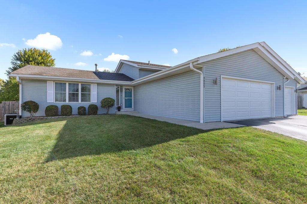 9885 HIGHSTONE Drive, Roscoe, IL 61073