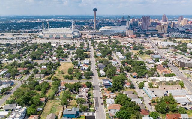 626 Montana St, San Antonio, TX 78203