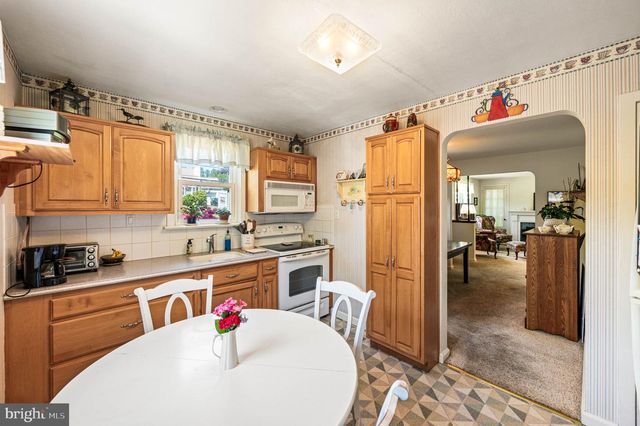 105 VILLAGE DR, Feasterville Trevose, PA 19053