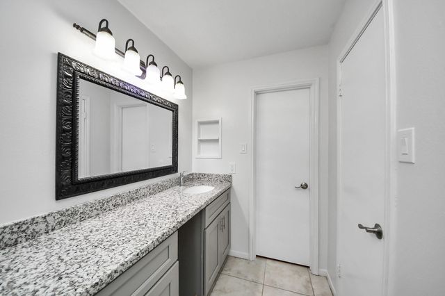 8026 Big Oak Trail Drive, Houston, TX 77040