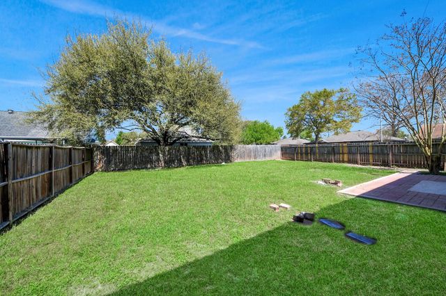 8026 Big Oak Trail Drive, Houston, TX 77040