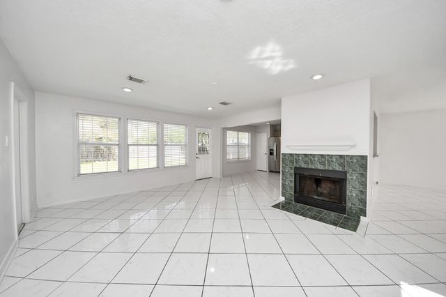 8026 Big Oak Trail Drive, Houston, TX 77040