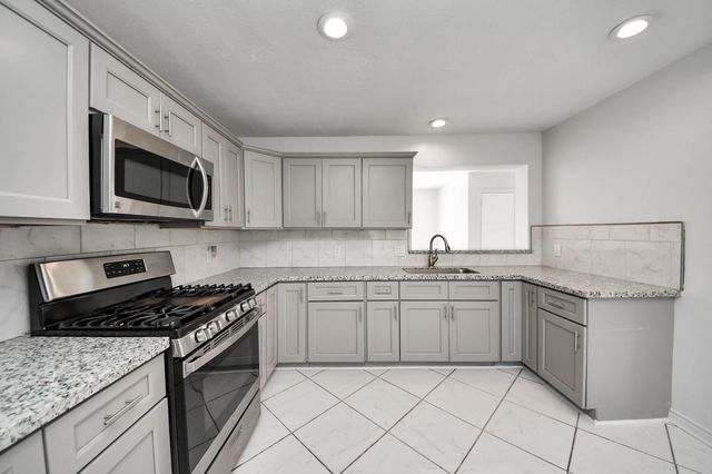 8026 Big Oak Trail Drive, Houston, TX 77040