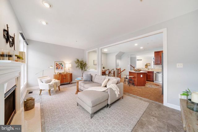 12044 CHESTNUT GLEN RD, Clarksburg, MD 20871