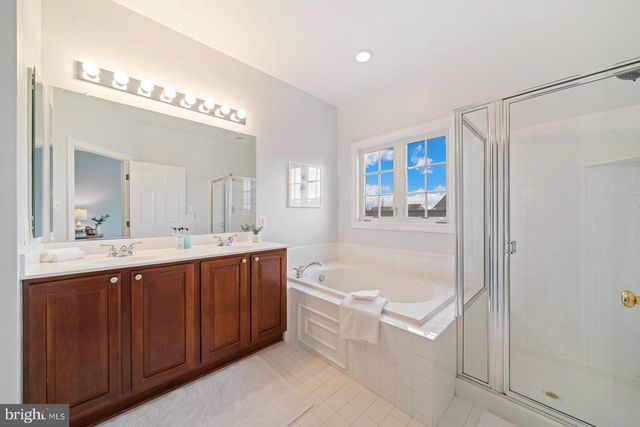 12044 CHESTNUT GLEN RD, Clarksburg, MD 20871