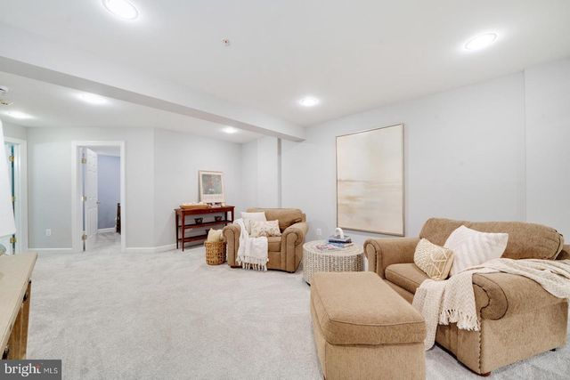 12044 CHESTNUT GLEN RD, Clarksburg, MD 20871